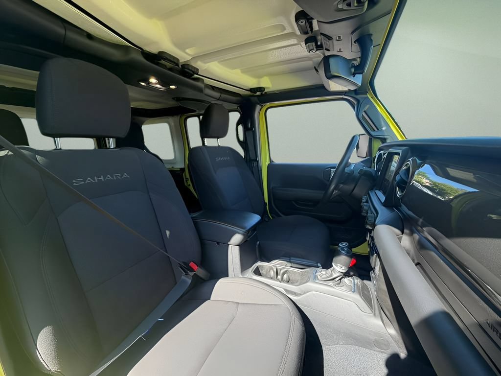 Used 2023 Jeep Wrangler Unlimited Sahara w/ Cold Weather Group AWD/4WD image 21