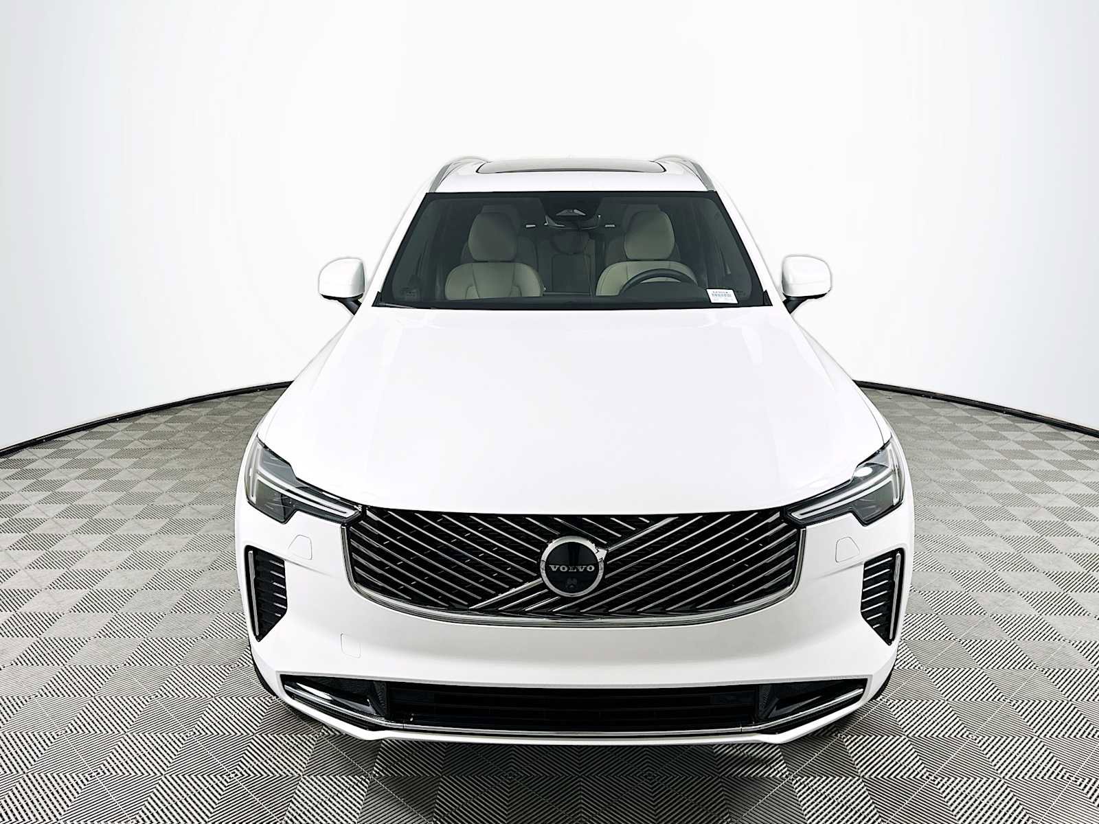 New 2026 Volvo XC90 B5 Plus image 2