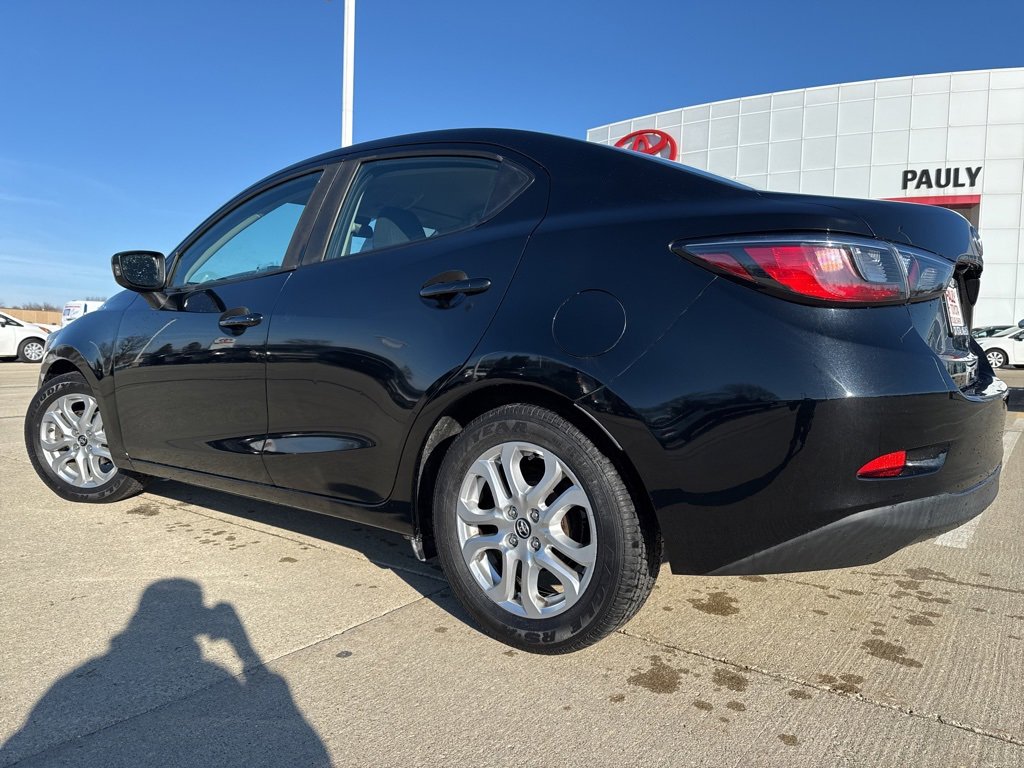 Used 2017 Toyota Yaris iA image 5