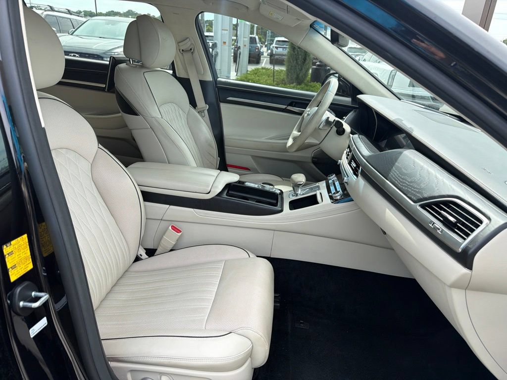 Used 2021 Genesis G90 5.0 Ultimate RWD image 18