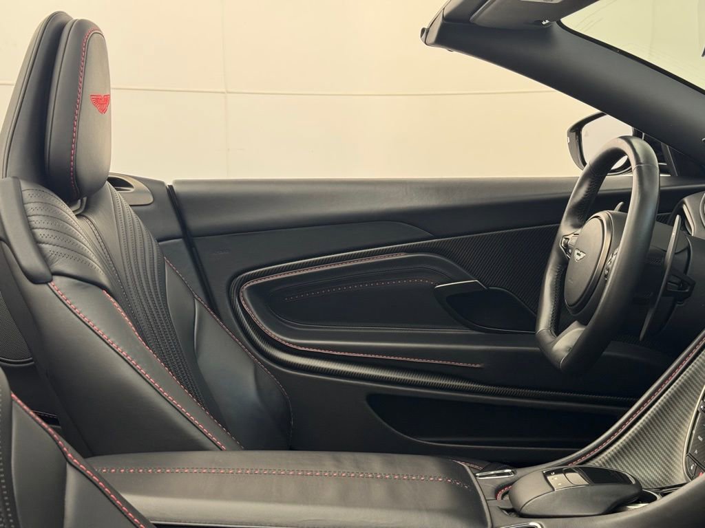 Used 2023 Aston Martin DB11 Volante image 57