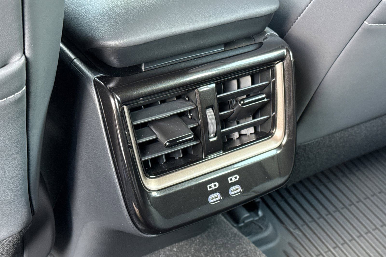 Certified 2025 Toyota Crown Signia image 17