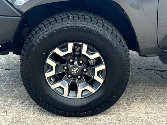 Used 2023 Toyota Tacoma SR AWD/4WD image 5