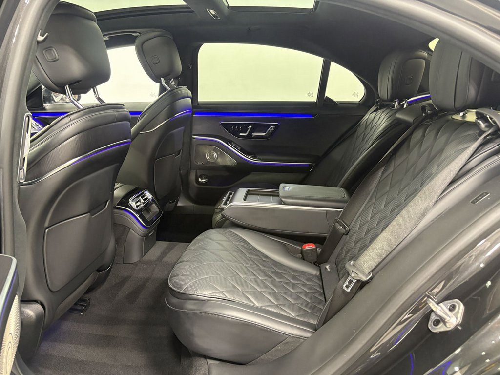 Used 2022 Mercedes-Benz S 580 4MATIC Sedan w/ AMG Line Package image 28