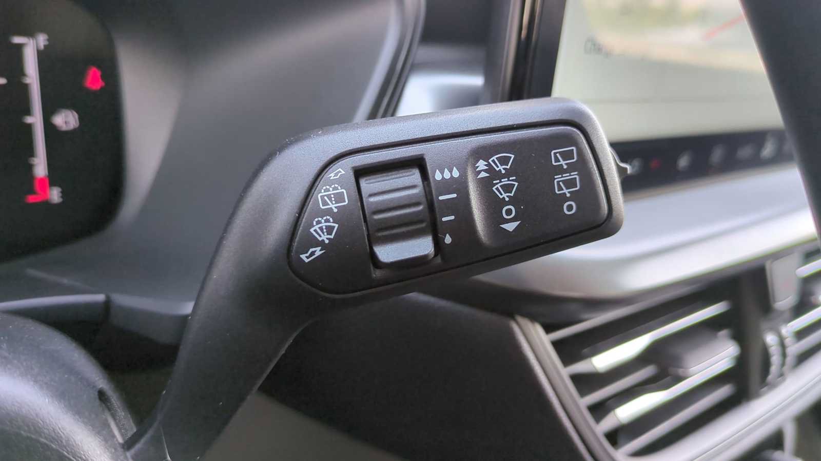 New 2025 Ford Escape SE FWD image 23