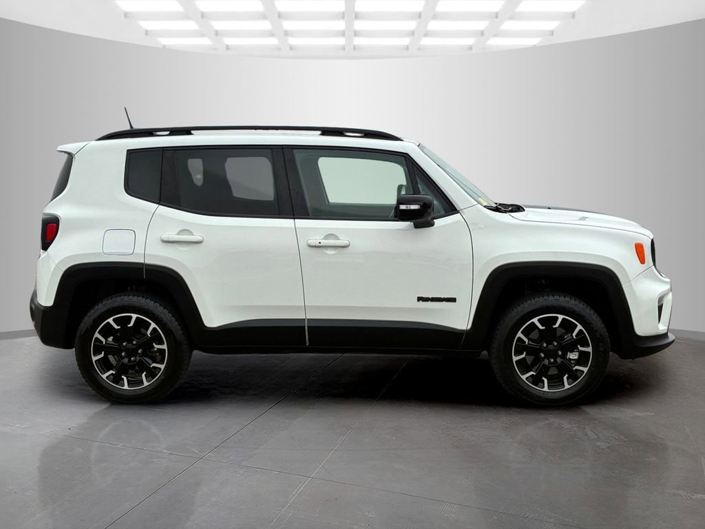 Used 2023 Jeep Renegade Latitude image 4