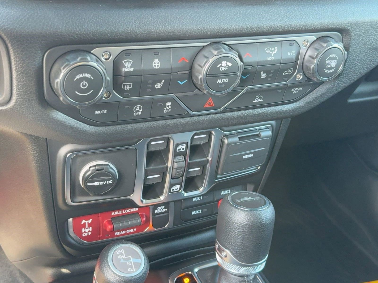 New 2026 Jeep Gladiator Willys image 25