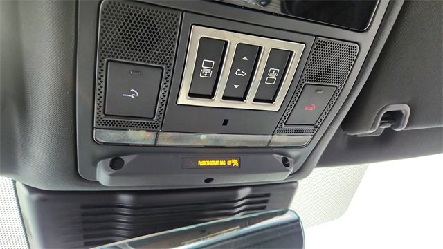 Used 2024 Land Rover Discovery Dynamic SE image 59