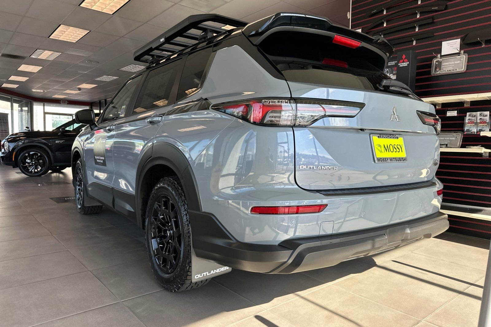 New 2025 Mitsubishi Outlander SE image 6