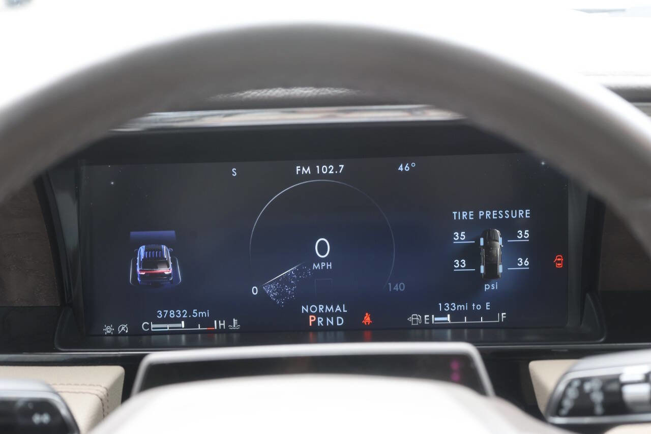 Used 2022 Lincoln Navigator L Reserve w/ Equipment Group 201A image 20