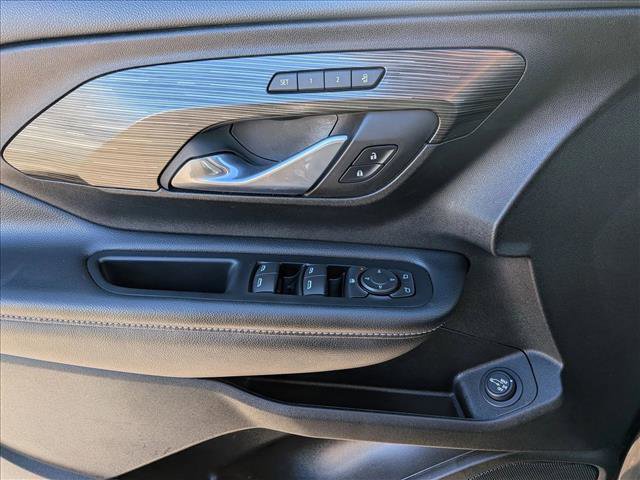 Used 2024 GMC Terrain SLT AWD/4WD image 14