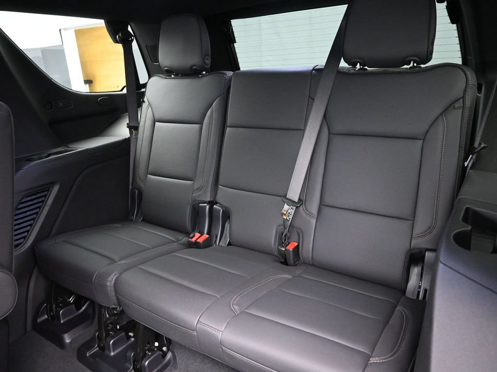 Used 2025 Chevrolet Tahoe High Country AWD/4WD image 23
