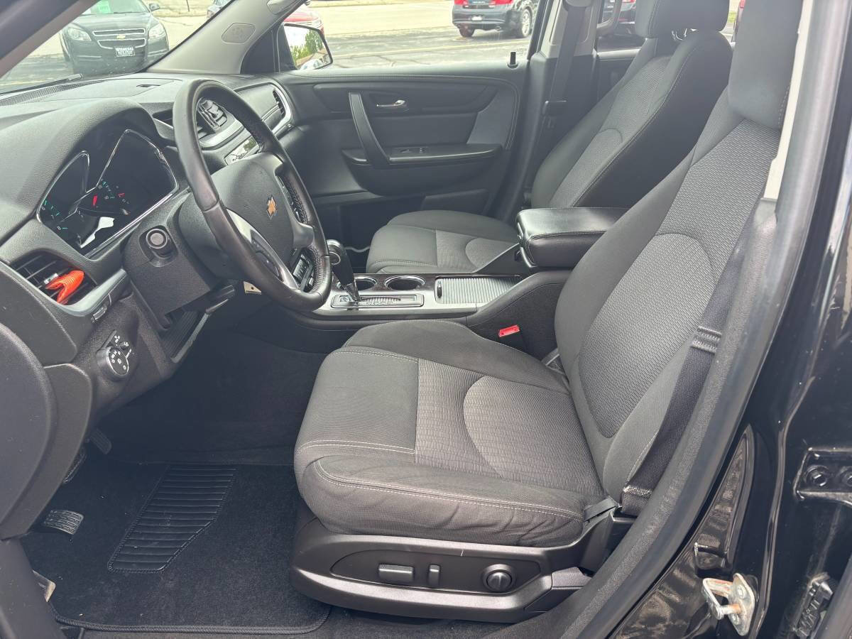 Used 2016 Chevrolet Traverse LT image 9