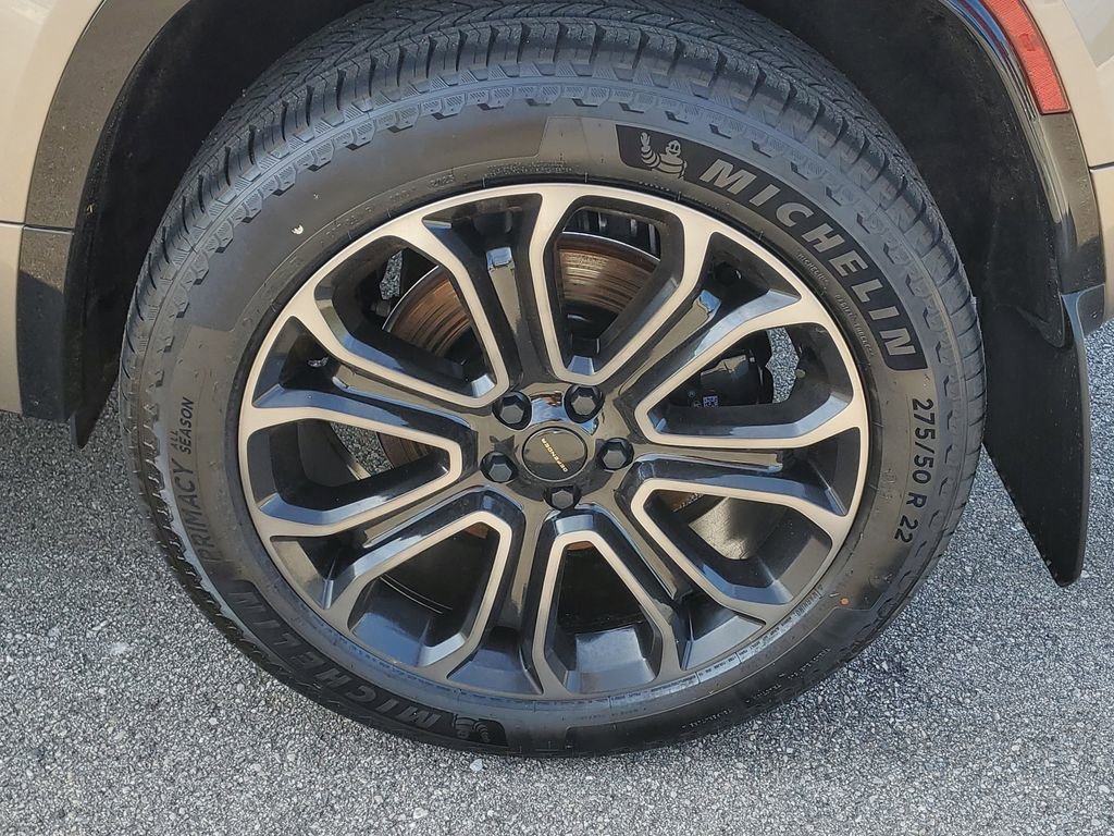 New 2026 Land Rover Defender 110 image 5