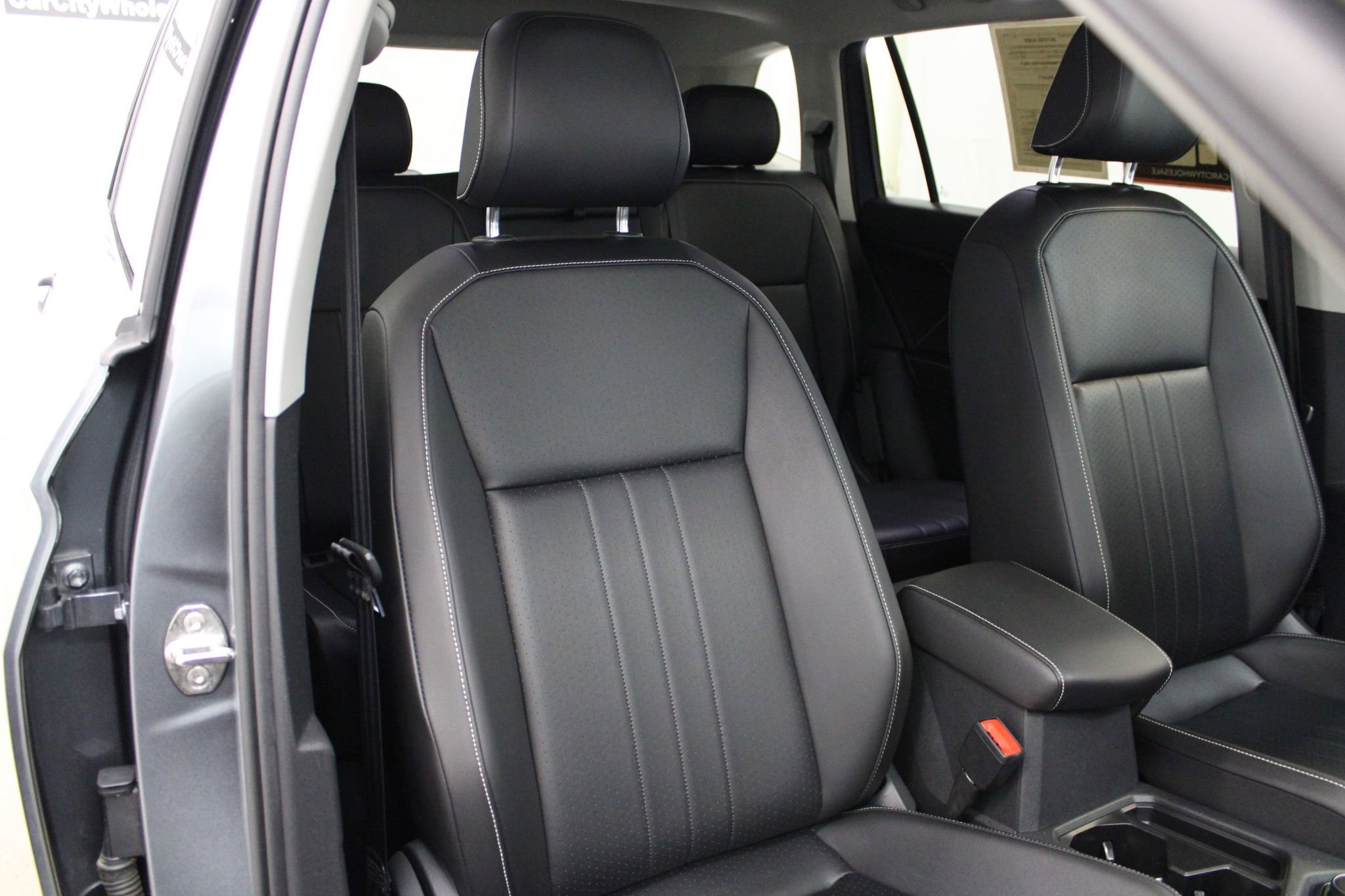 Used 2022 Volkswagen Tiguan SE AWD/4WD image 31