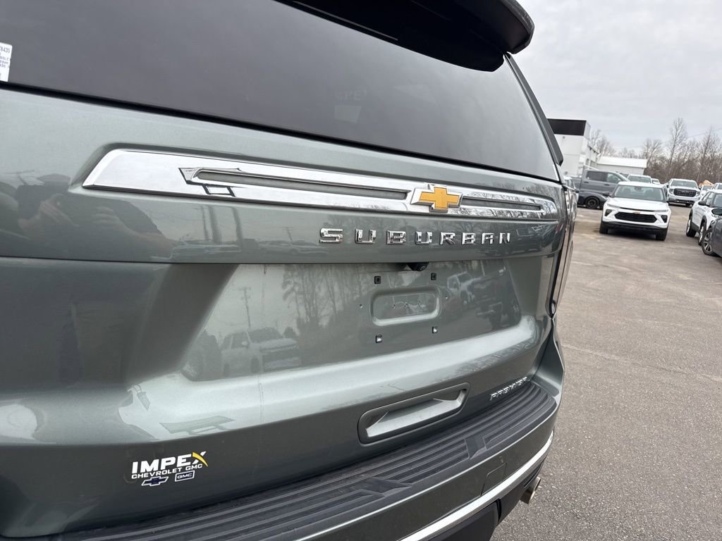 Used 2023 Chevrolet Suburban Premier image 35