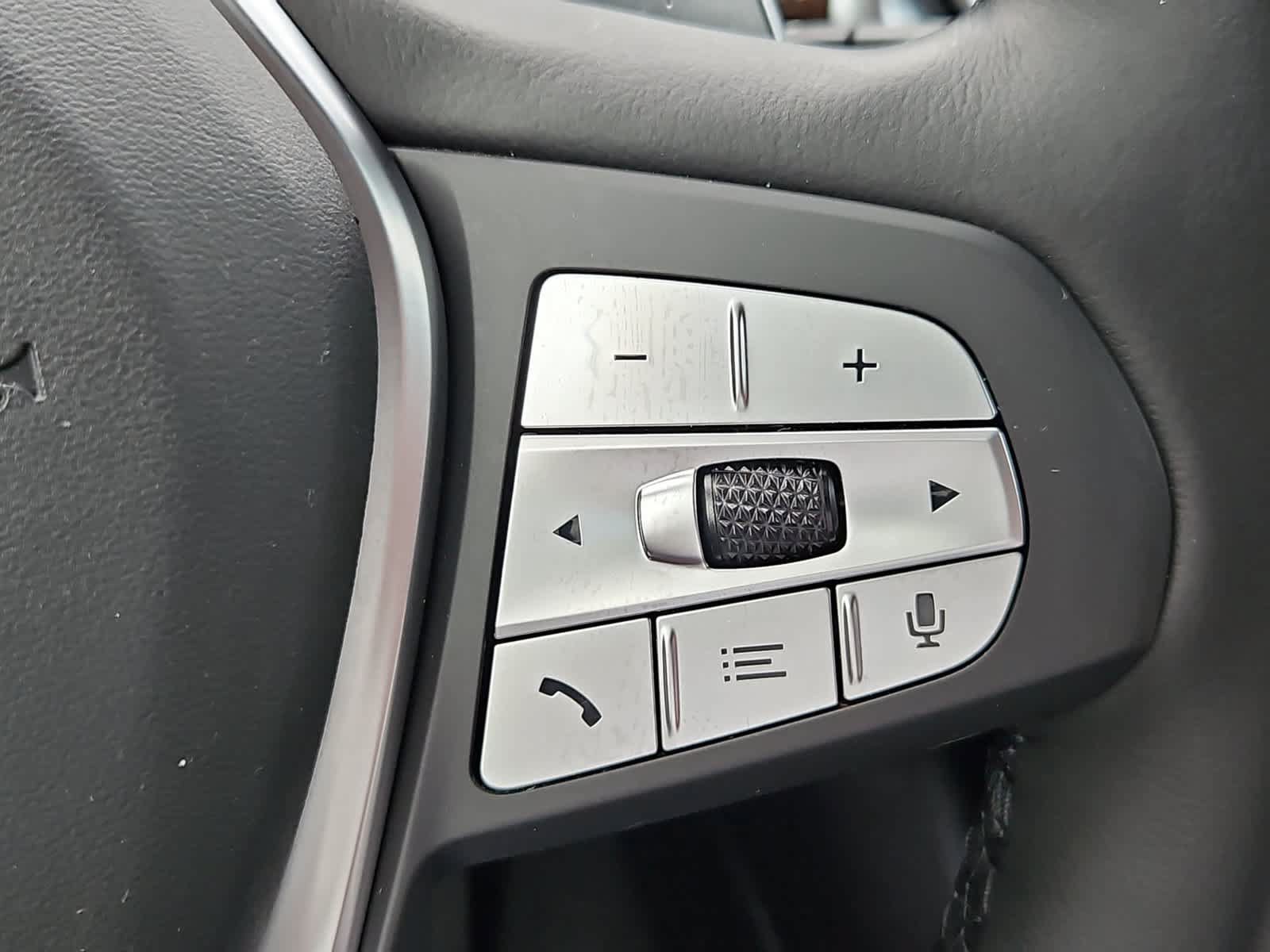 Used 2024 BMW X3 sDrive30i w/ Convenience Package RWD image 14
