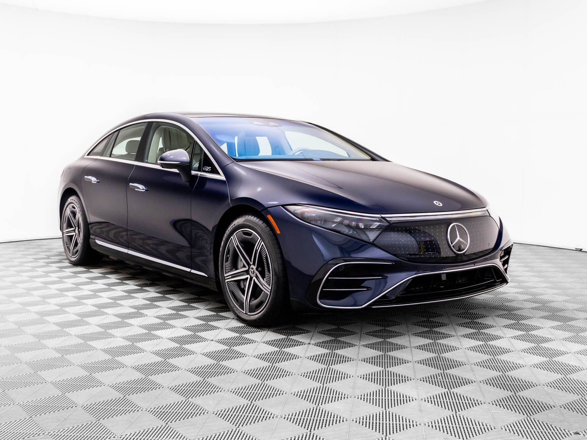 Used 2023 Mercedes-Benz EQS 580 4MATIC Sedan image 7