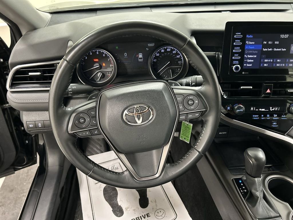 Used 2022 Toyota Camry SE AWD/4WD image 4