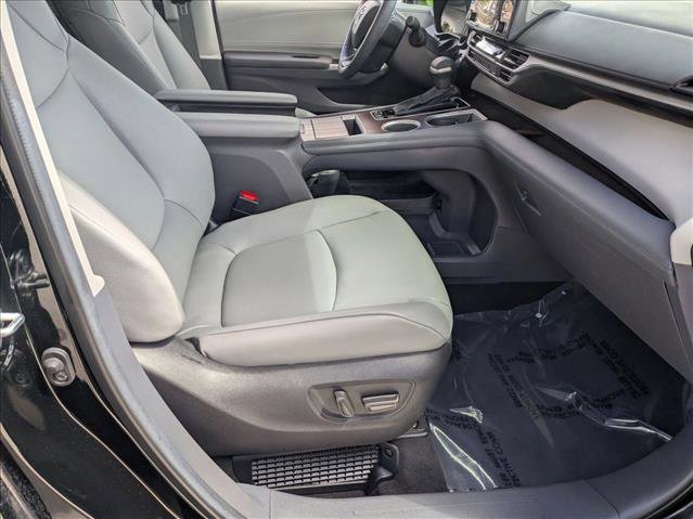 Used 2024 Toyota Sienna XLE image 19