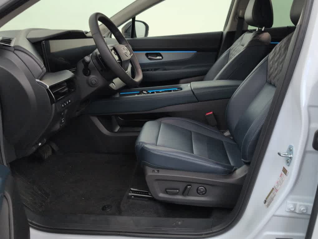 Used 2025 Nissan Murano Platinum w/ Cargo Package AWD/4WD image 14