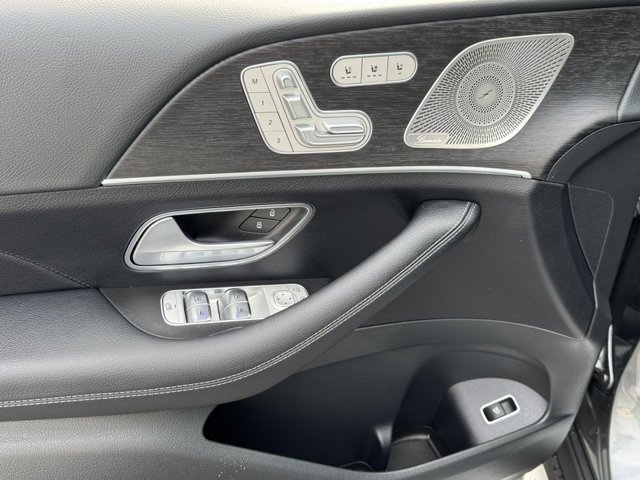 New 2026 Mercedes-Benz GLS 450 4MATIC image 9