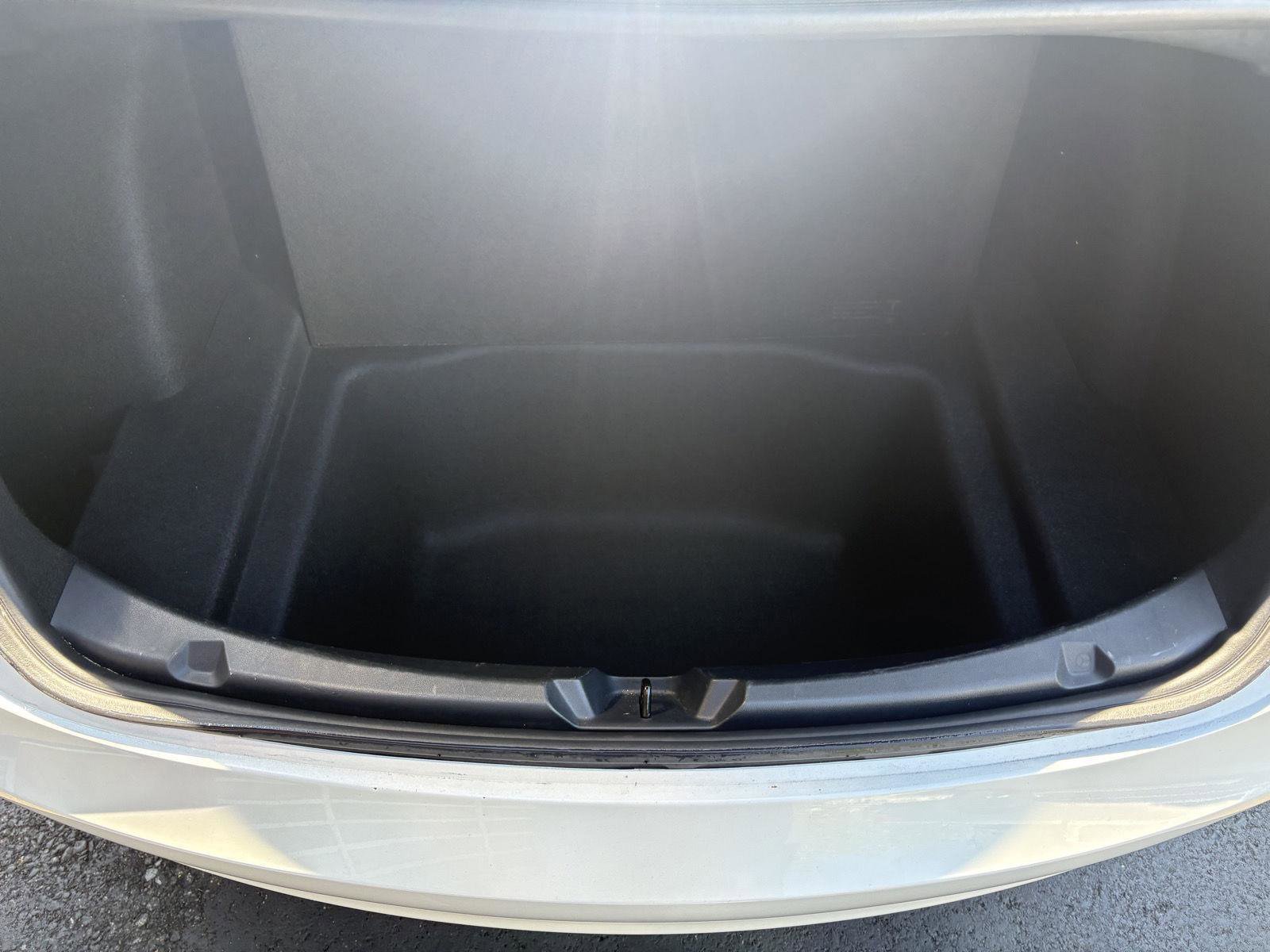 Used 2023 Tesla Model 3 Performance image 9