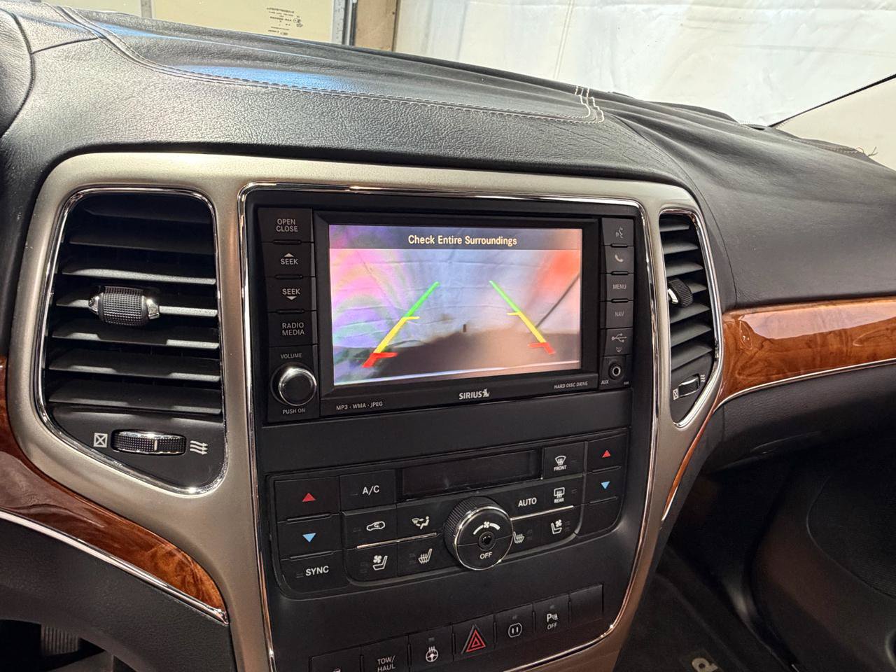 Used 2012 Jeep Grand Cherokee Overland AWD/4WD image 28