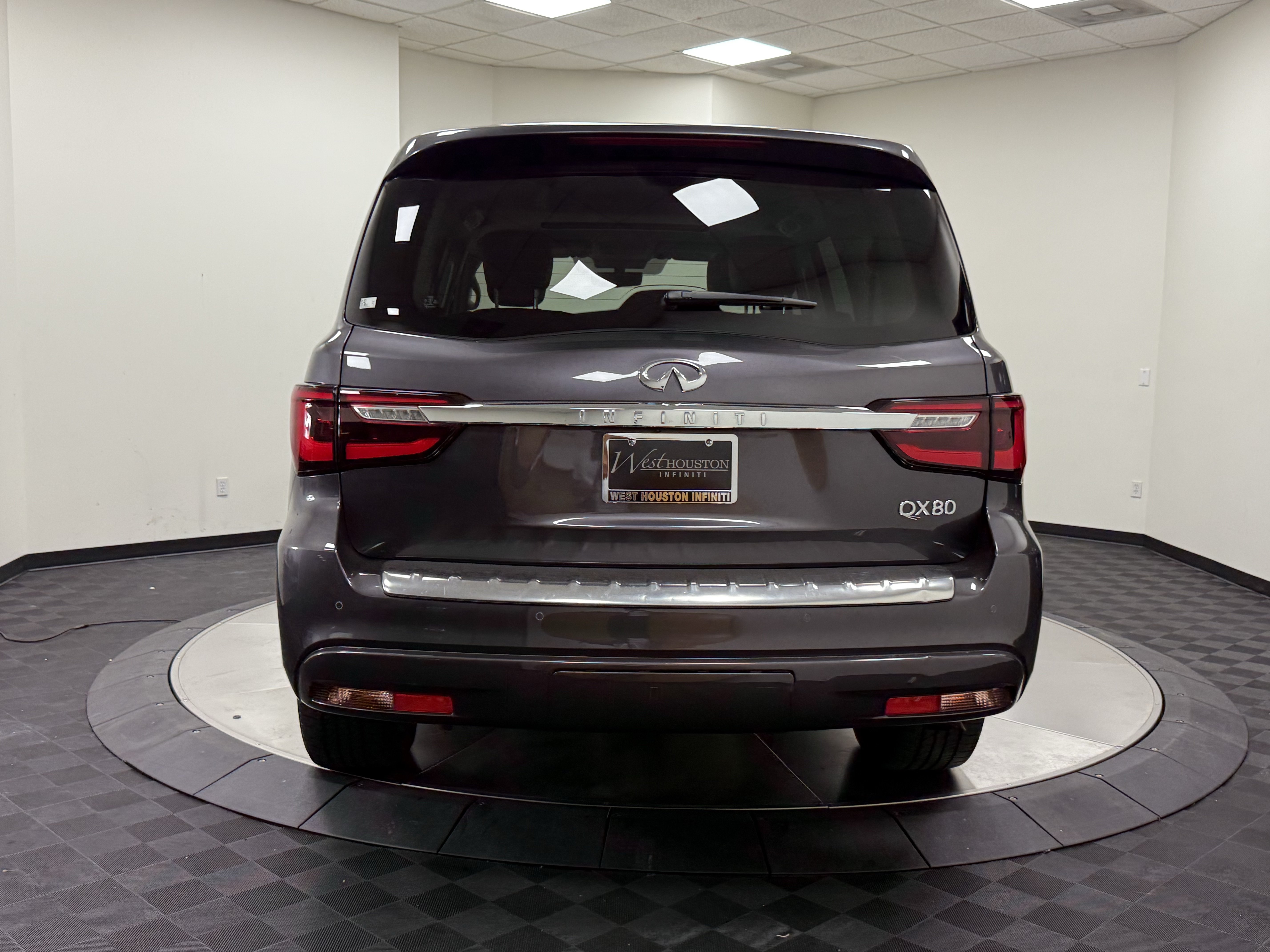 Certified 2023 INFINITI QX80 Luxe w/ Cargo Package RWD image 6