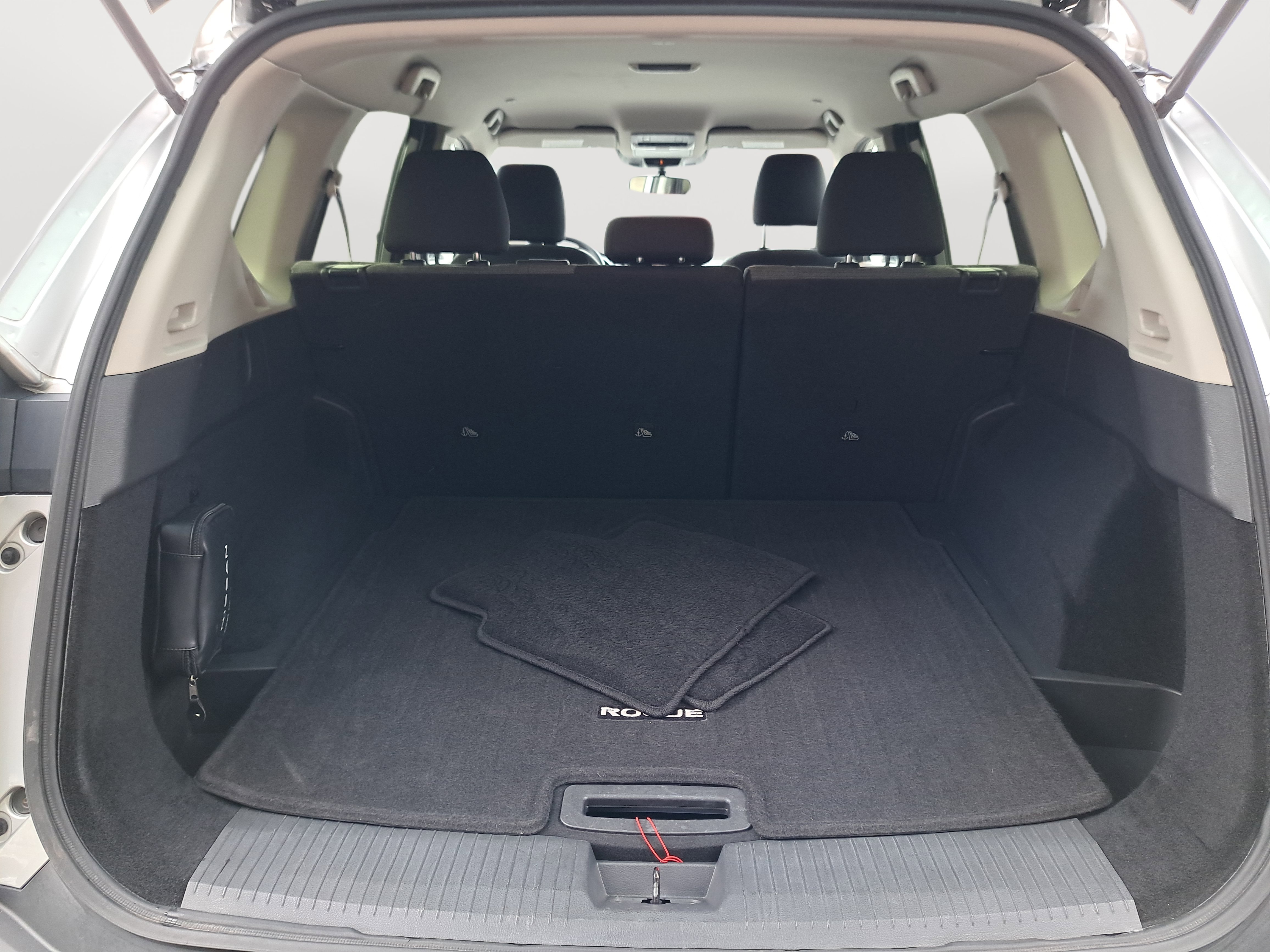 Used 2023 Nissan Rogue SV image 28