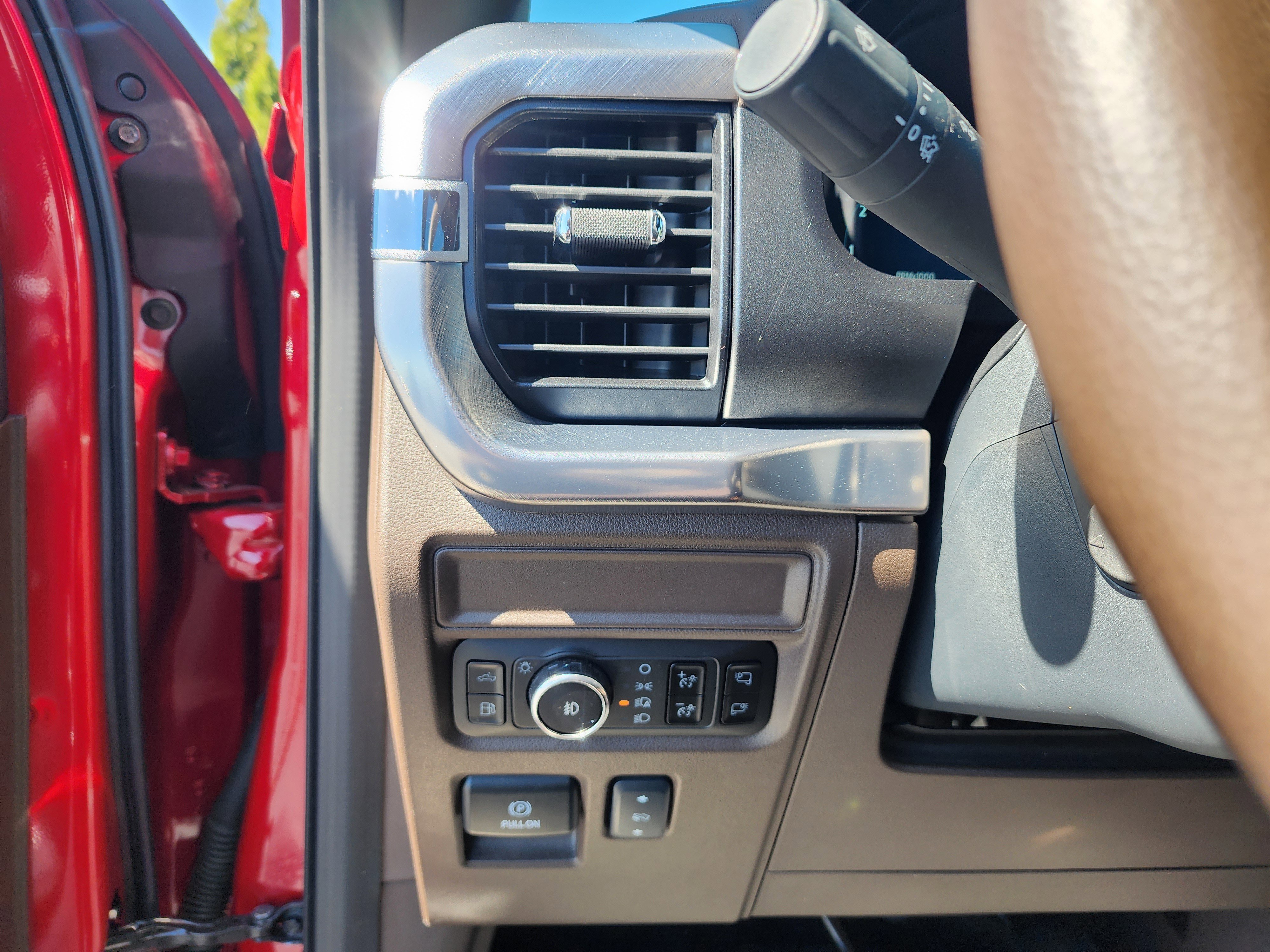 Used 2025 Ford F150 King Ranch w/ FX4 Off-Road Package image 28