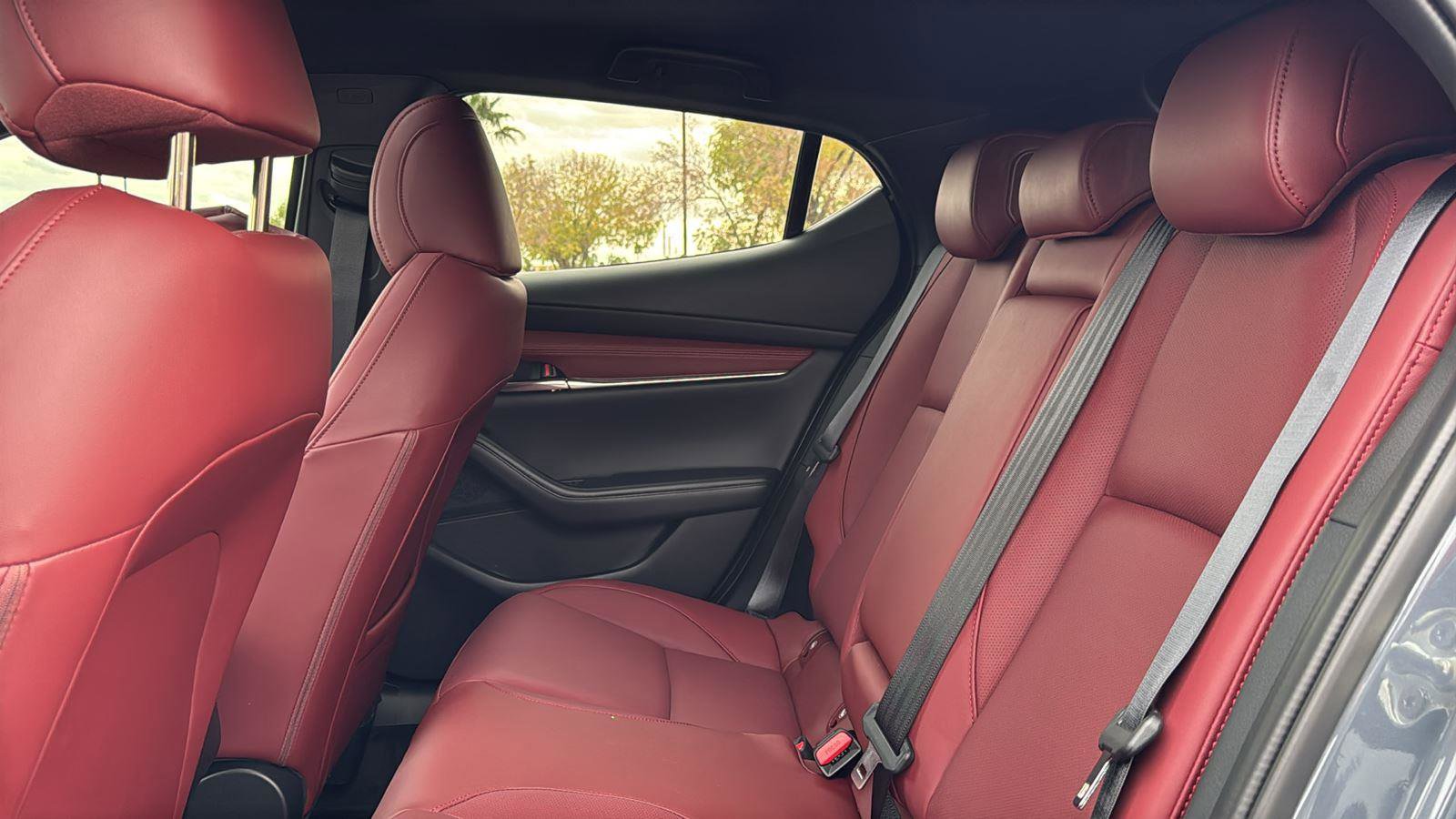 New 2026 MAZDA MAZDA3 Hatchback w/Premium Plus Pkg image 23