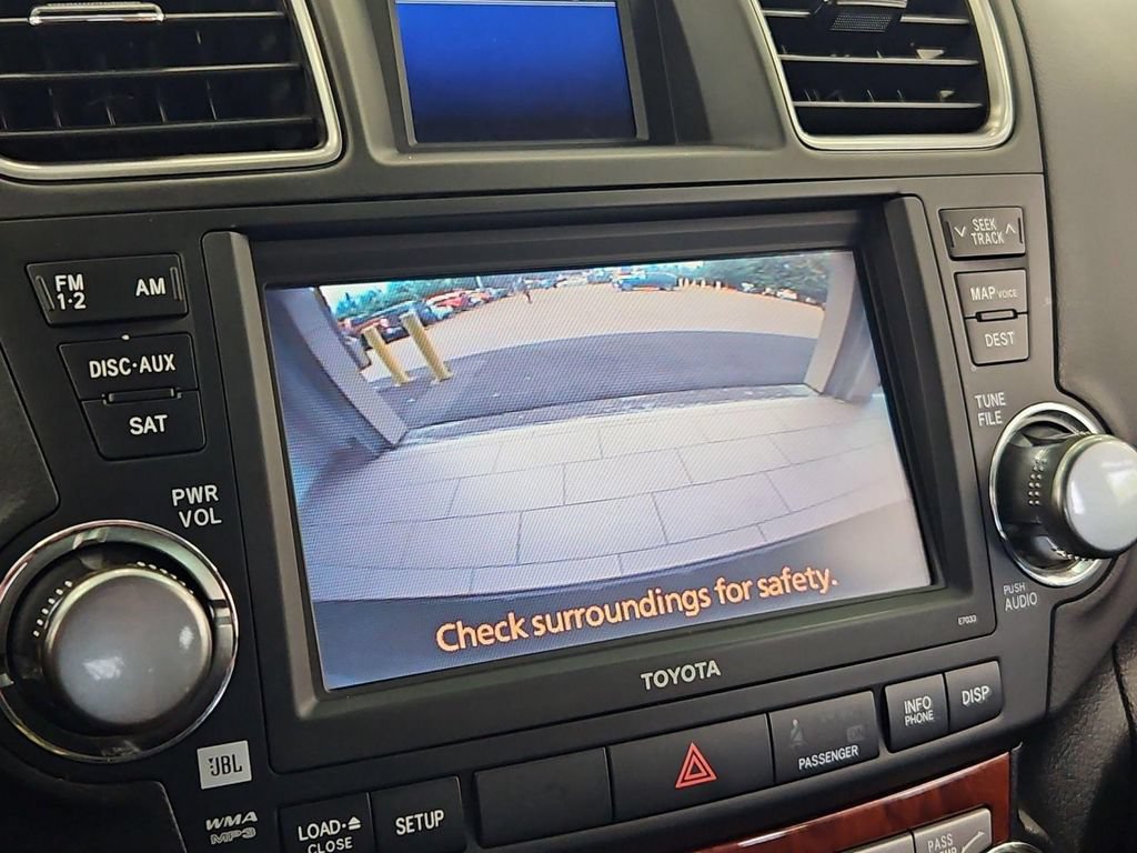 Used 2012 Toyota Highlander Limited w/ Tow Pkg AWD/4WD image 19