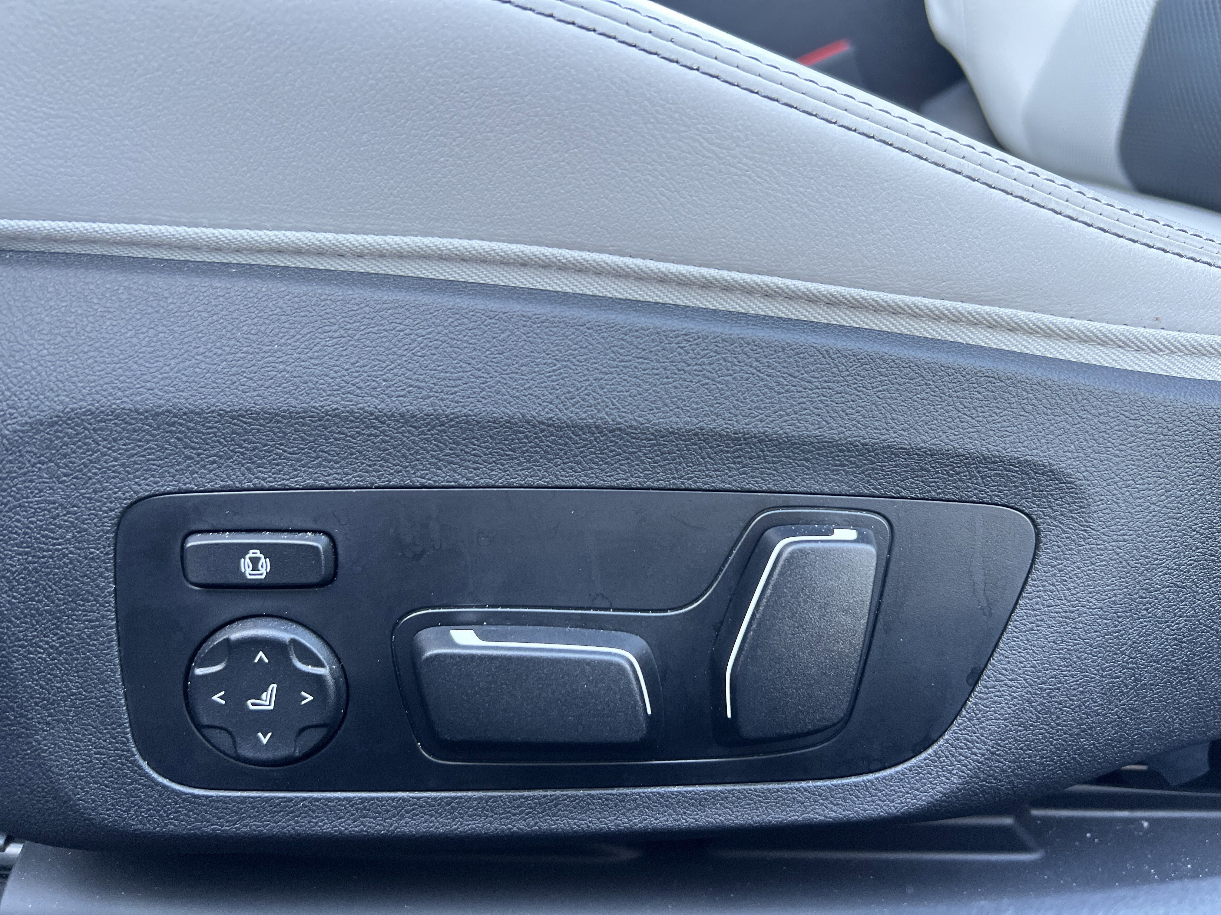 Used 2025 BMW M4 xDrive Competition w/ Executive Package image 38