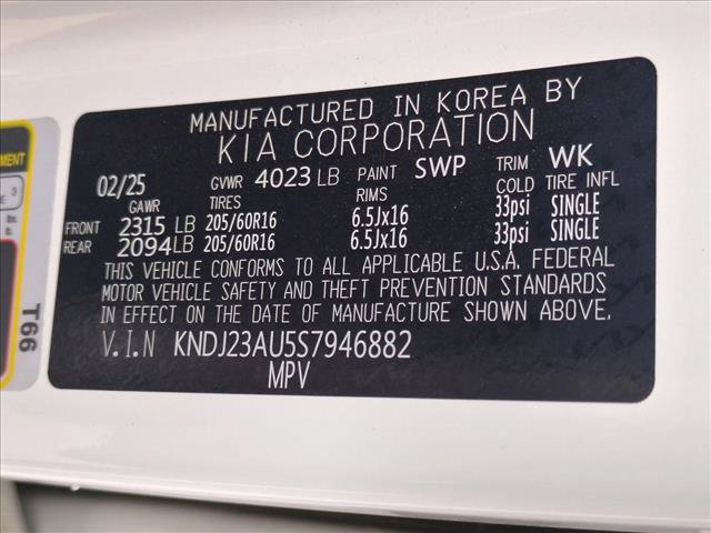 Used 2025 Kia Soul LX w/ LX Technology Package FWD image 14