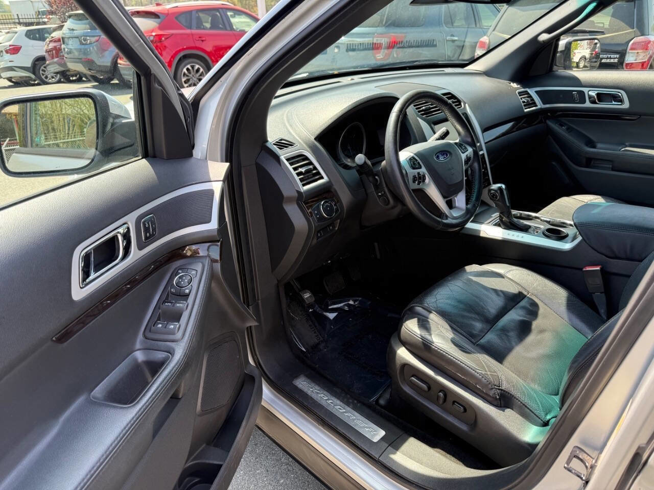 Used 2014 Ford Explorer Limited w/ Equipment Group 302A FWD image 7