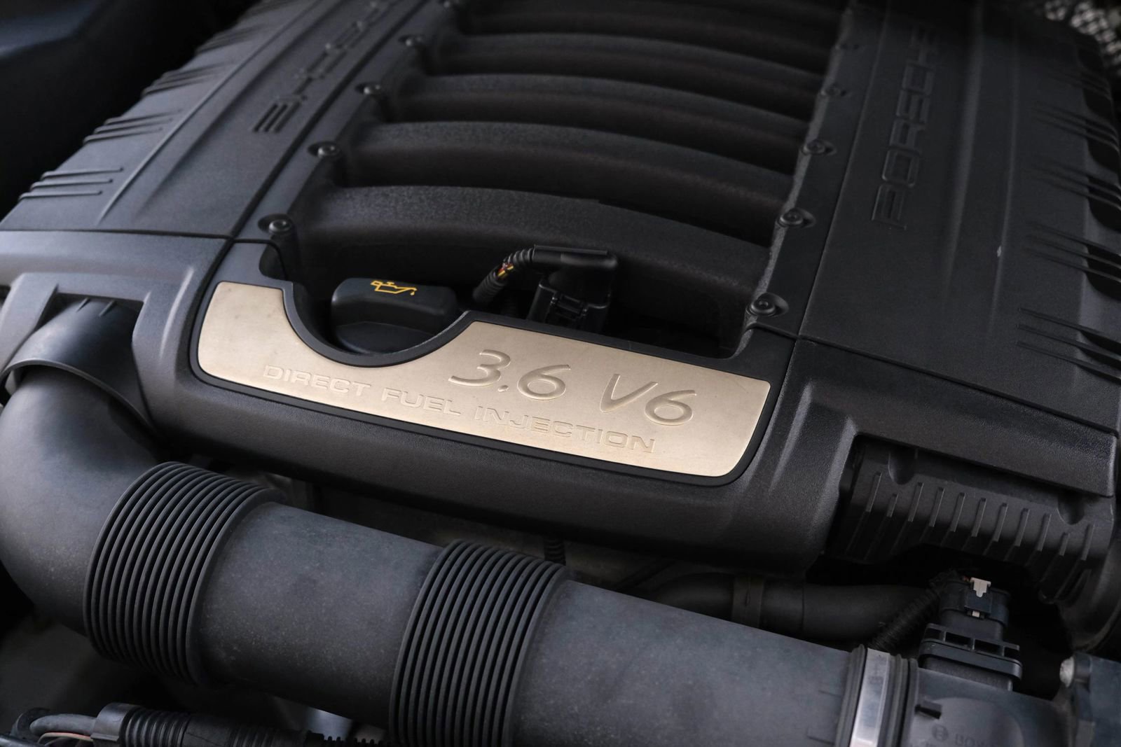 Used 2016 Porsche Cayenne Sport Utility 4D image 19