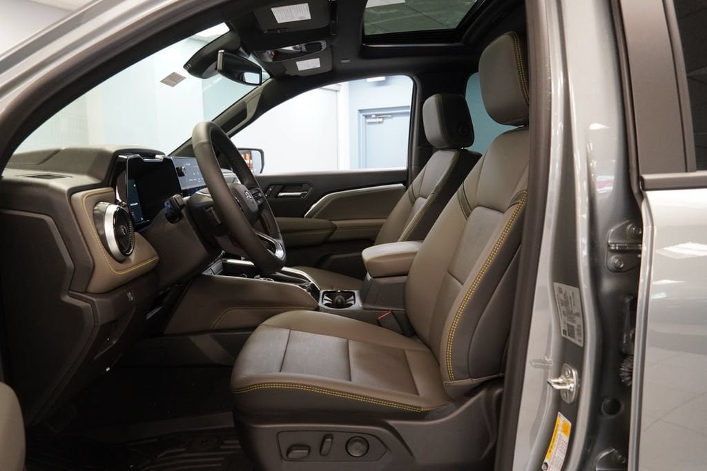 New 2026 Chevrolet Colorado ZR2 w/ Technology Package AWD/4WD image 5