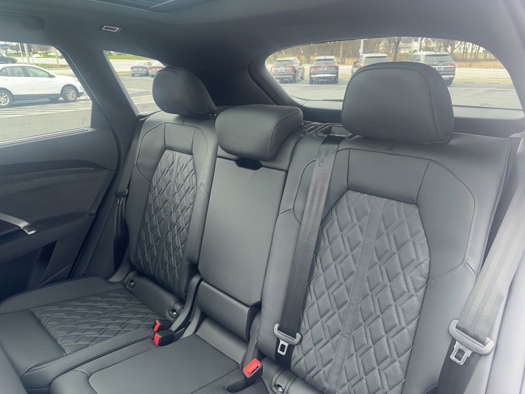 New 2026 Audi SQ5 Premium Plus image 19