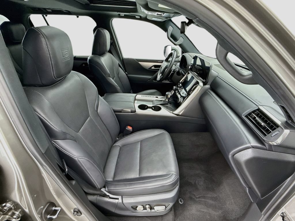 Used 2023 Lexus LX 600 F Sport AWD/4WD image 18