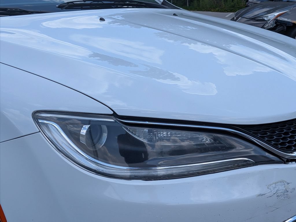 Used 2016 Chrysler 200 Limited FWD image 5