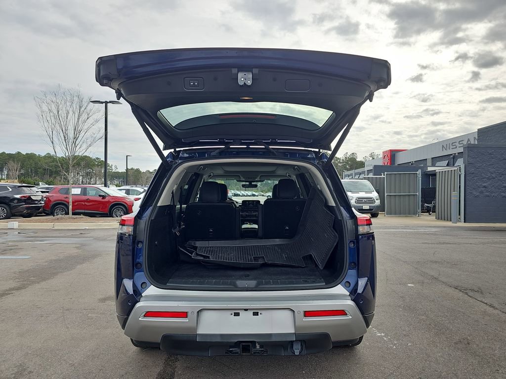 Used 2023 Nissan Pathfinder SL w/ SL Premium Package image 17