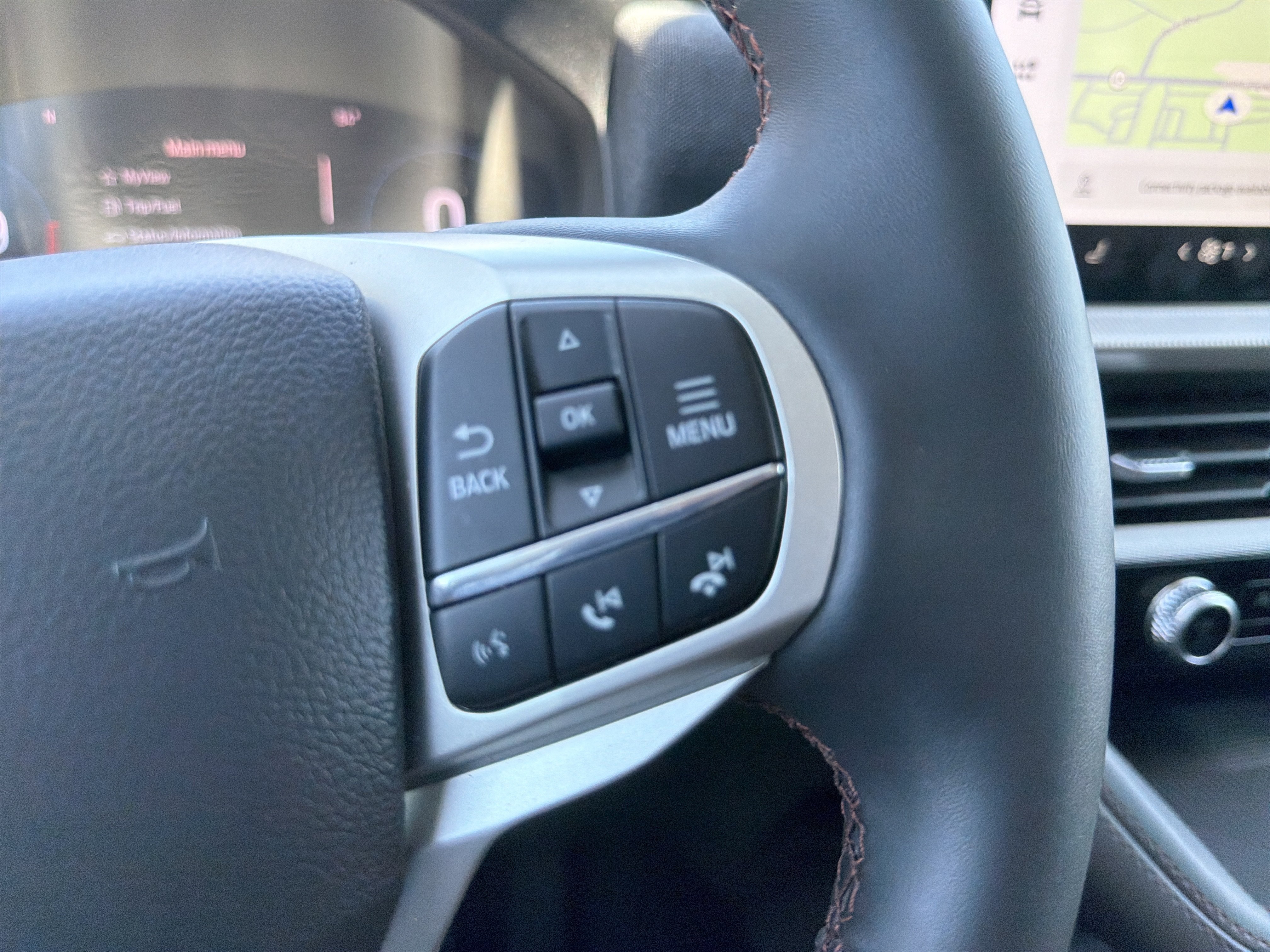 Certified 2026 Ford Explorer Active AWD/4WD image 20