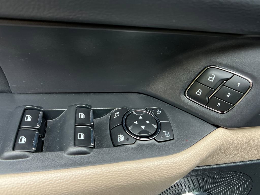 Used 2022 Ford Expedition XLT AWD/4WD image 12