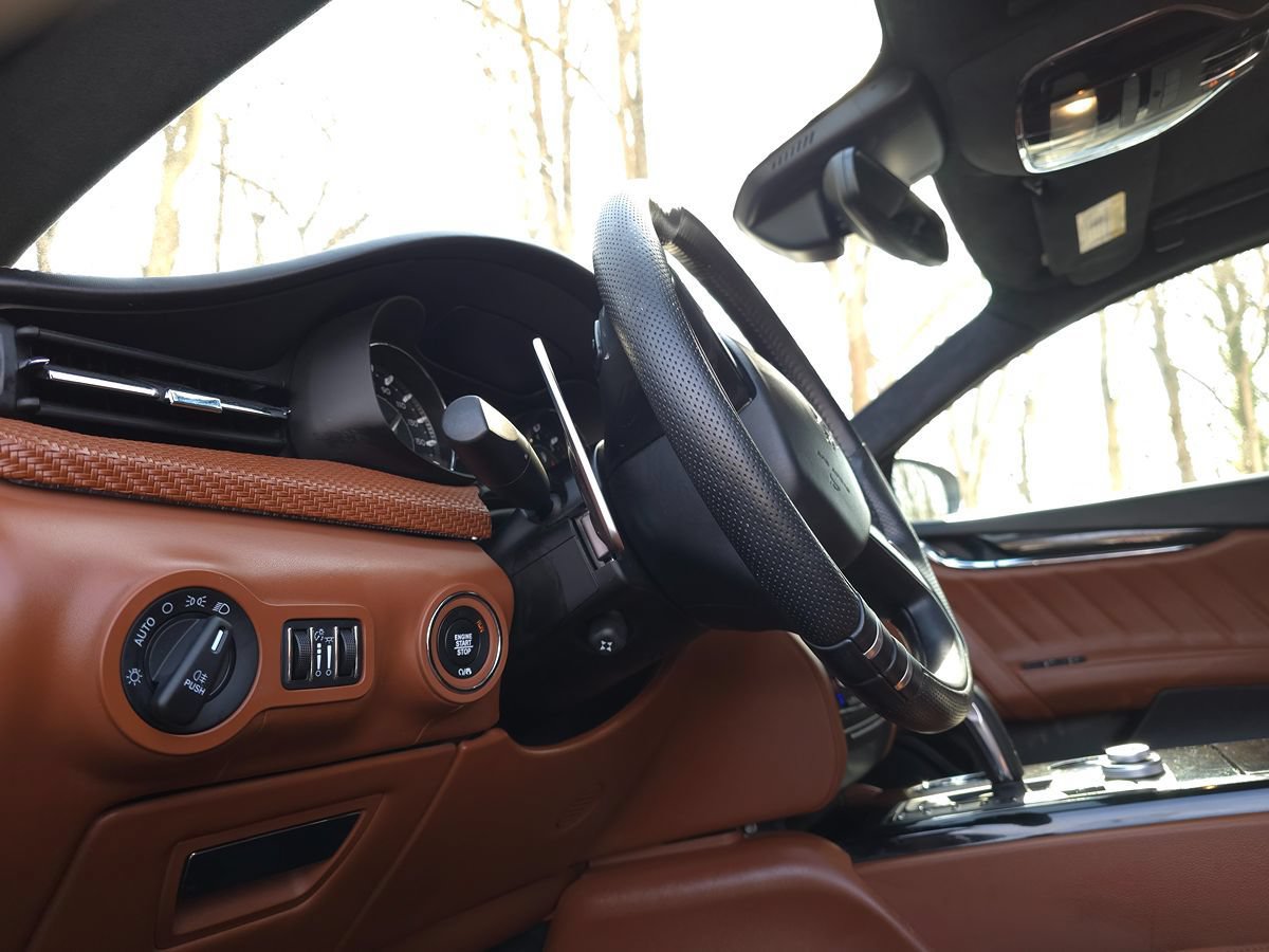 Used 2022 Maserati Quattroporte Modena RWD image 27