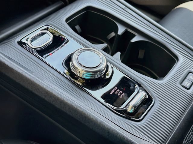 New 2026 Jeep Cherokee Overland w/ Advanced Pro Tech Group AWD/4WD image 18