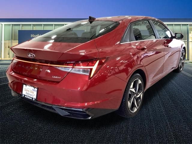 Used 2023 Hyundai Elantra Limited w/ Cargo Package image 6