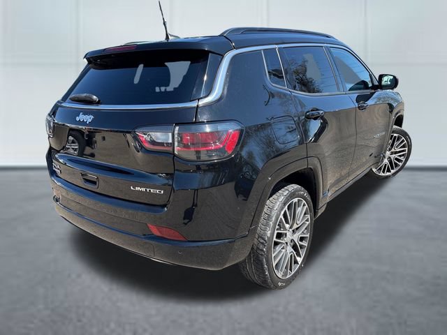 Used 2023 Jeep Compass Limited w/ Elite Group AWD/4WD image 4