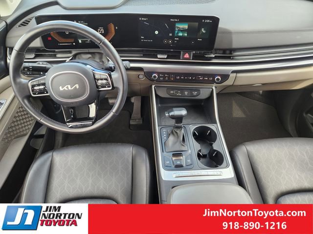 Used 2025 Kia Carnival image 25