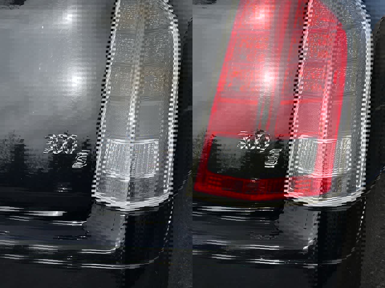 Used 2013 Chrysler 300 S image 35